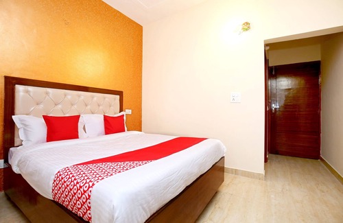 Mohali Hotel | OYO 40307 Mohali Blue
