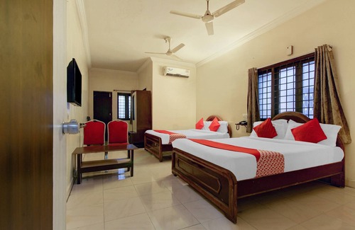 Kukatpalli Hotel | OYO 43619 Sahasra Residency