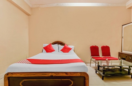 Kukatpalli Hotel | OYO 43619 Sahasra Residency