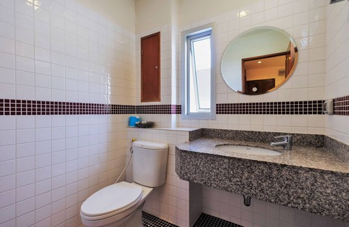 Phuket Hotel | OYO 605 Lake View Phuket Place