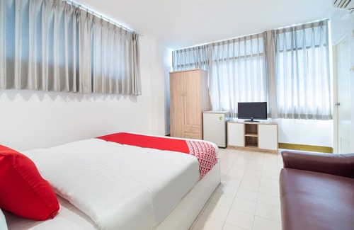 Pratumnak Hill Hotel | OYO 648 Ake Apartment