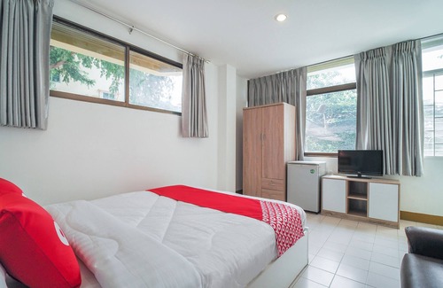Pratumnak Hill Hotel | OYO 648 Ake Apartment