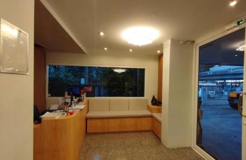 Din Daeng Hotel | OYO 75446 Travis Inthamara 49