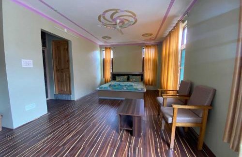 Brein Hotel | OYO 81382 Penthouse Villa