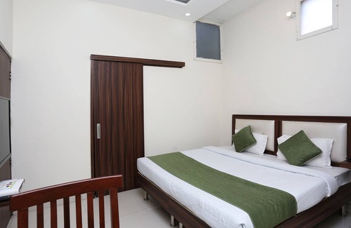 Patiala Hotel | OYO 8590 Hotel Sea