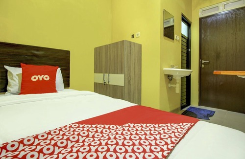 Palembang Hotel | OYO 90224 Palembang Residence