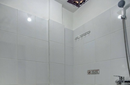 Palembang Hotel | OYO 90224 Palembang Residence