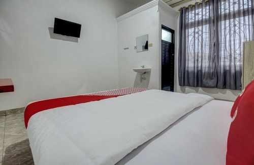 Palembang Hotel | OYO 90224 Palembang Residence