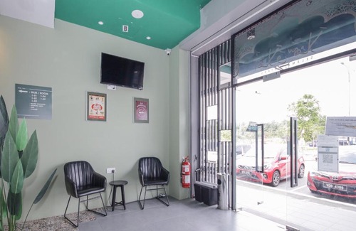 Sepang Hotel | OYO 90399 Green Home Hotel syariah