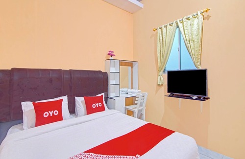 Padang Hotel | OYO 90615 Jojo Homestay