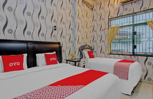 Padang Hotel | OYO 90615 Jojo Homestay