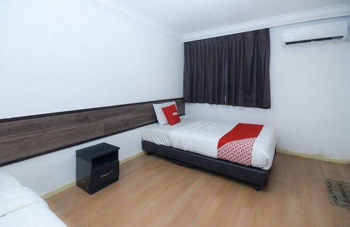 Miri Hotel | OYO 90820 River Inn