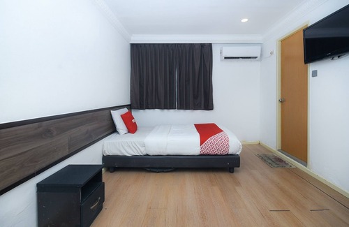 Miri Hotel | OYO 90820 River Inn