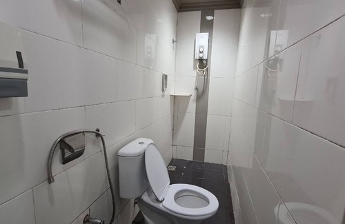 Klang Hotel | OYO 90862 Hotel Small City