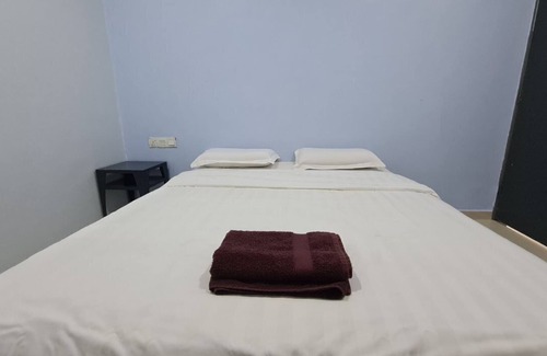 Klang Hotel | OYO 90862 Hotel Small City