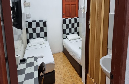 Miri Hotel | OYO 90972 Jj Homestay