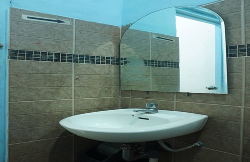Kalimantan Hotel | OYO 93122 Pondok Puti Sartika SyariahNearPasar Jum'at Aluh Aluh