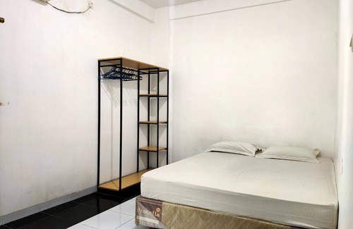Kalimantan Hotel | OYO 93122 Pondok Puti Sartika SyariahNearPasar Jum'at Aluh Aluh