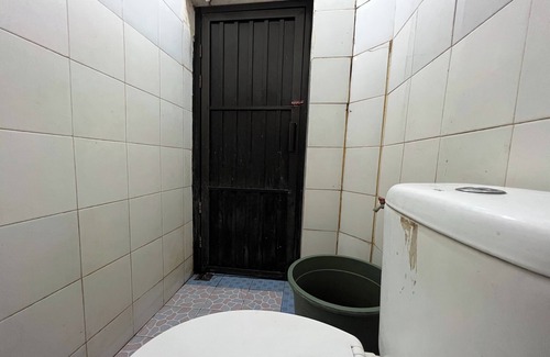 Makassar Hotel | OYO 93137 Kost Maharaja Near Maros