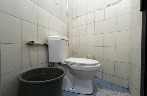 Makassar Hotel | OYO 93137 Kost Maharaja Near Maros