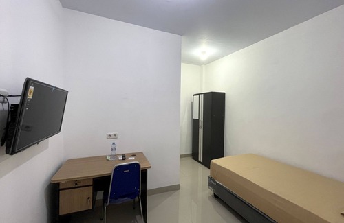 Makassar Hotel | OYO 93297 Penginapan Musafir Syariah Near Paramount Woman & Childern's Hospital
