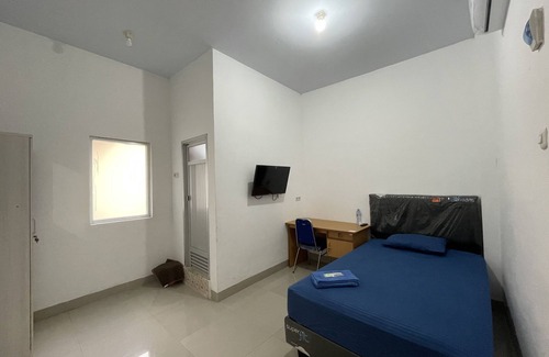 Makassar Hotel | OYO 93297 Penginapan Musafir Syariah Near Paramount Woman & Childern's Hospital