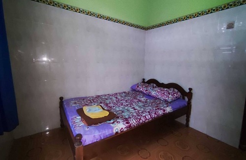 Pleret Hotel | OYO 93394 Pondok Wisata Kurniawan 2NearWonogondang Camp ( Bumi Perkemahan Wonogondang )