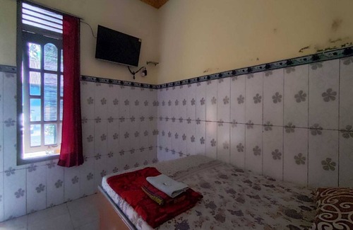 Pleret Hotel | OYO 93395 Pondok Wisata Sekar KemuningNearWonogondang Camp ( Bumi Perkemahan Wonogondang )