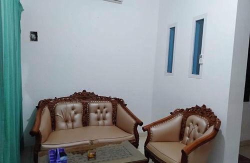 Jambi Hotel | OYO 93476 Owo Guest House Syariah