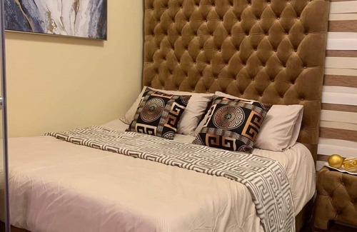 Novaliches Hotel | OYO 936 Yumis Condotel Trees Residences
