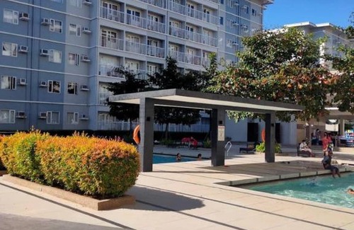 Novaliches Hotel | OYO 936 Yumis Condotel Trees Residences