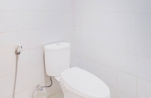 East Jakarta Hotel | OYO 93958 J&B Smart Jatinegara