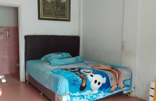Depok Hotel | OYO 94242 Taman Duta Syariah