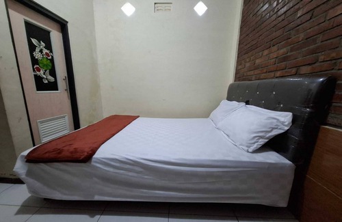 Sleman Hotel | OYO 94245 Alya Homestay Syariah
