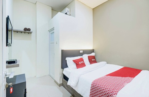 Gambir Hotel | OYO 94494 Krekot Residence Pasar Baru