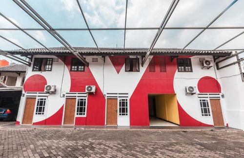 East Jakarta Hotel | OYO 947 Angel Home Stay Syariah Near Atrium Pondok Gede, Museum Monumen Pancasila, Taman Mini