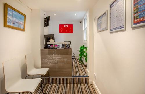 Warwick Hotel | OYO Bakers Hotel London Victoria
