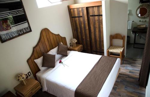 Anáhuac Hotel | OYO Casa Anzures Mexico City