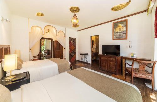Anáhuac Hotel | OYO Casa Anzures Mexico City