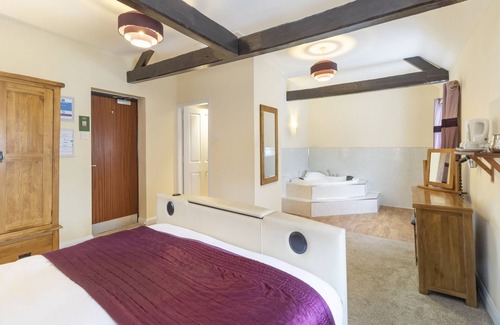 Horsham St Faith Casa | OYO Elm Farm Country House, Norwich Airport