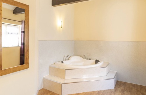Horsham St Faith Casa | OYO Elm Farm Country House, Norwich Airport