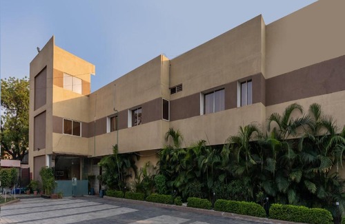 Phase 1 Hotel | OYO Flagship 77041 Cloud9 Apartment
