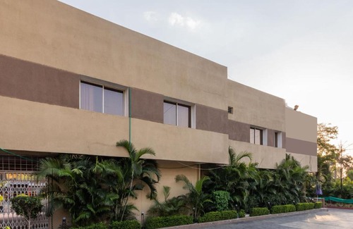 Phase 1 Hotel | OYO Flagship 77041 Cloud9 Apartment