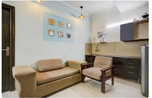 Kalkaji Hotel | OYO Flagship Hotel Pleasent Joy
