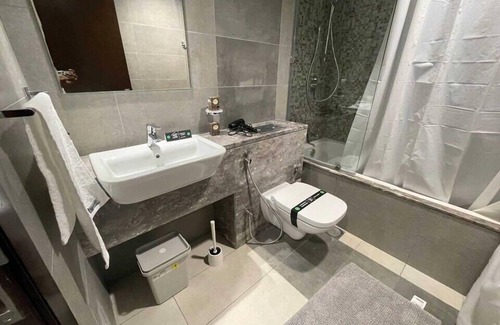 Khalifa City Apartamento | OYO HOME 1384 Luxrious 1 BHK With Balcon