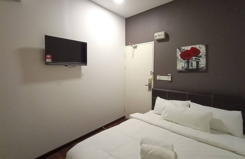 Kuching Casa | OYO HOME 90260 Natol Homestay London