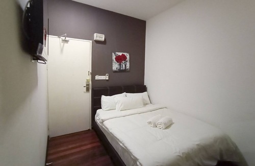 Kuching Casa | OYO HOME 90260 Natol Homestay London