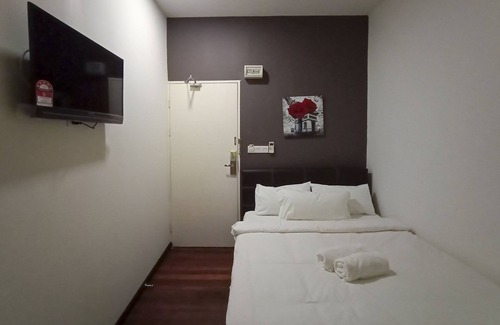 Kuching Casa | OYO HOME 90260 Natol Homestay London