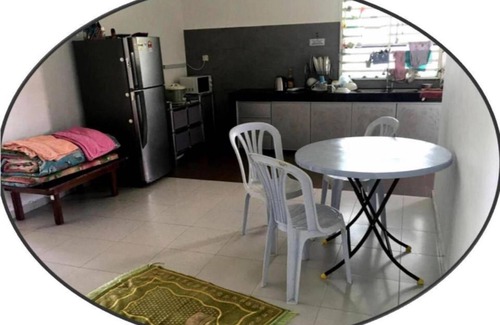 Bukit Kuang Casa | OYO Home 90977 AzZinki Homestay
