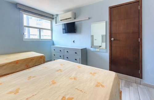 Centro de Guadalajara Hotel | OYO Hotel Colón Express